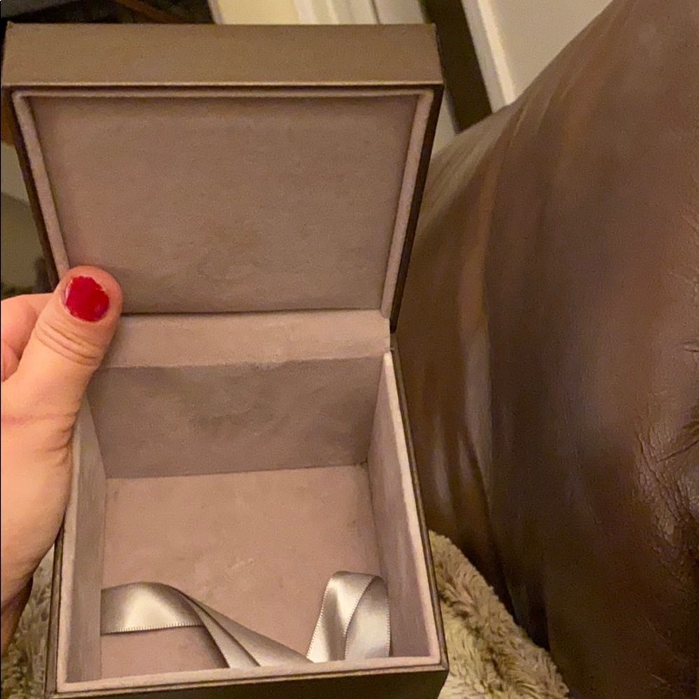 Gucci box Authentic 🎉🎁🎁🎉🎉🎊🎉🎁 - Picture 4 of 11